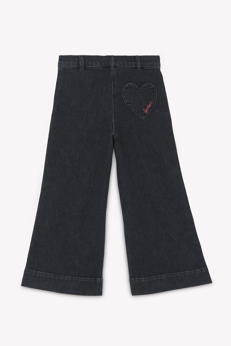 Jean Lakiko en Denim Gris – Estilo Flare con Toques Románticos | Colección Faroe Island