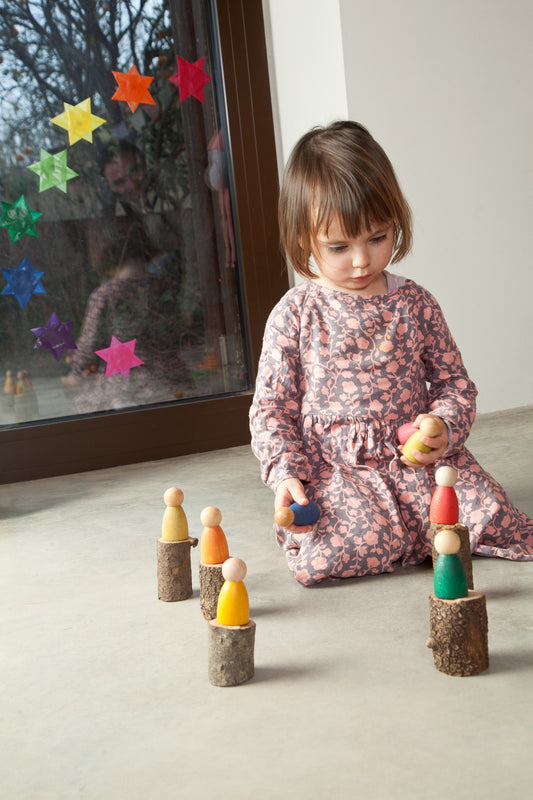 12 Nins arcoiris de Madera Ecológica