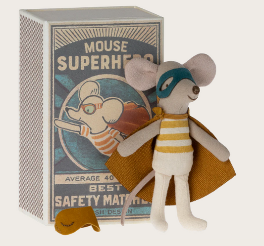 Ratón superhéroe, Hermano pequeño en caja de cerillas