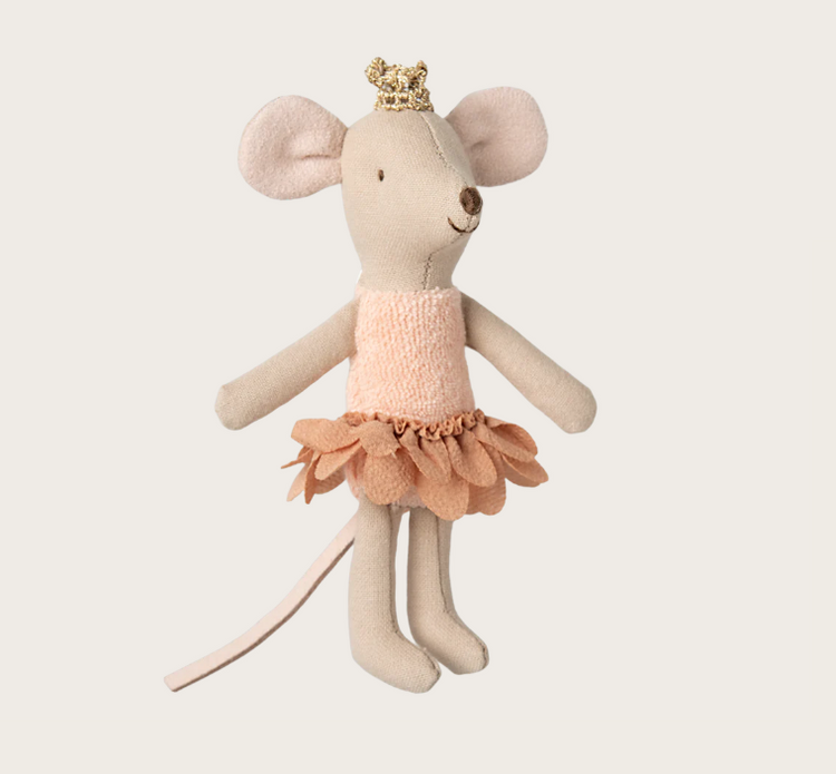 Princesa ratón, Hermana menor en caja de cerillas