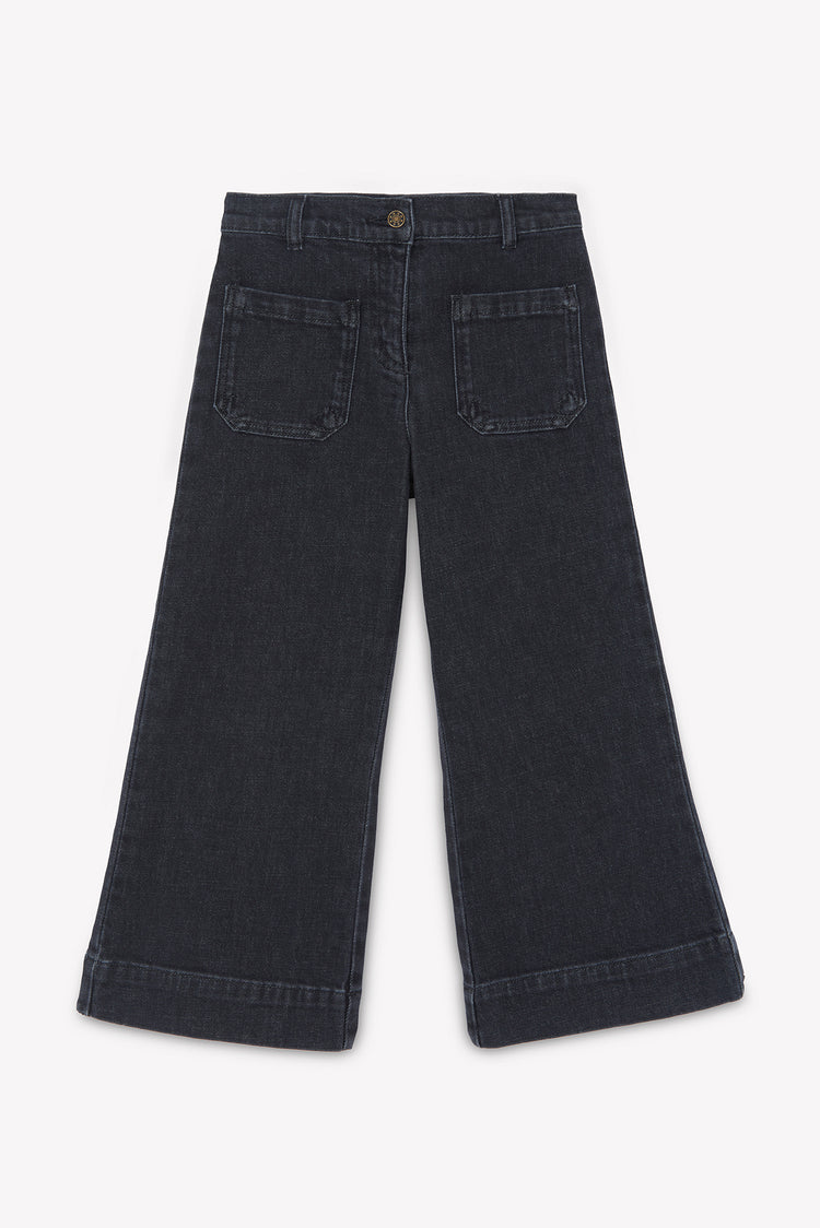 Jean Lakiko en Denim Gris – Estilo Flare con Toques Románticos | Colección Faroe Island