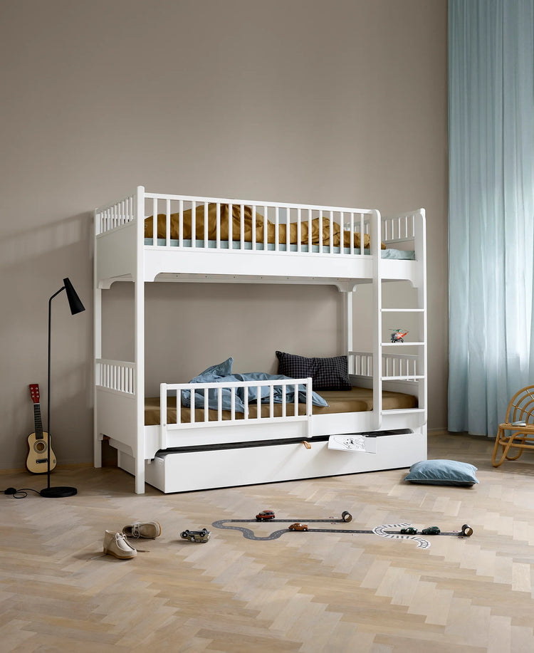 SEASIDE CLASSIC BUNK BED WITH VERTICAL LADDER