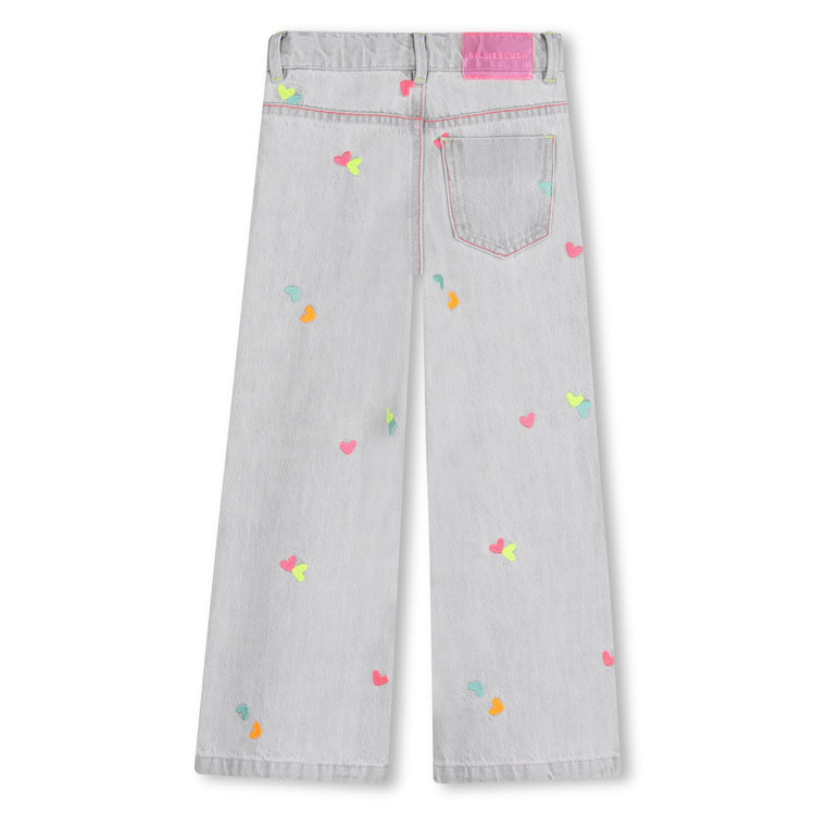 Pantalón vaquero con corazones bordados