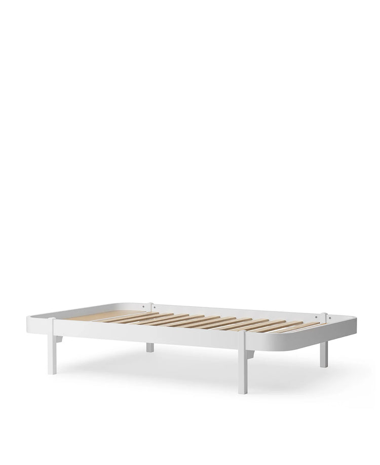 WOOD LOUNGER BED LARGE, WHITE