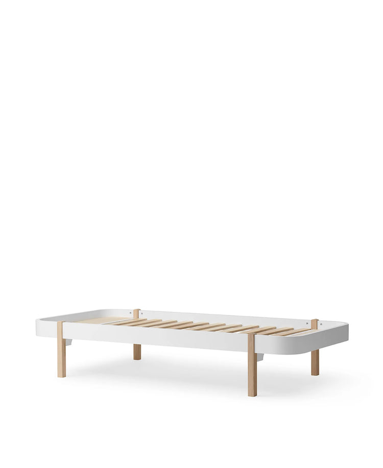 WOOD LOUNGER BED SMALL, WHITE/OAK