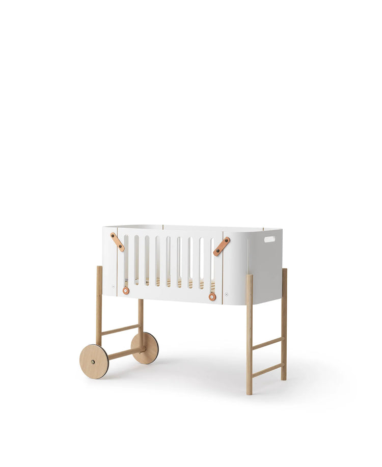 WOOD CO- SLEEPER INCL. BENCH CONVERSION, WHITE/OAK