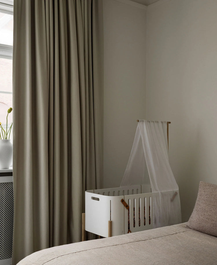 WOOD CO- SLEEPER INCL. BENCH CONVERSION, WHITE/OAK