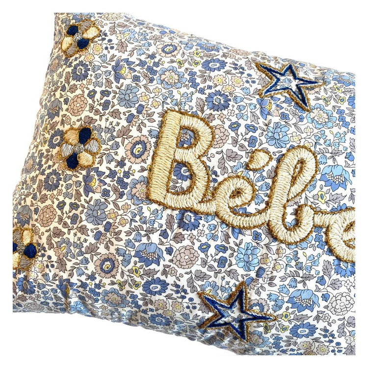 COJIN BORDADO BEBÉ AZUL