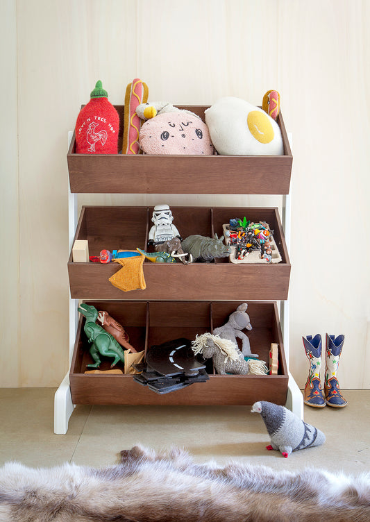 Toy Store nogal walnut de OEUF NYC