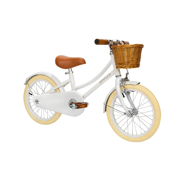 BICICLETA CLÁSICA BLANCA CON CESTA