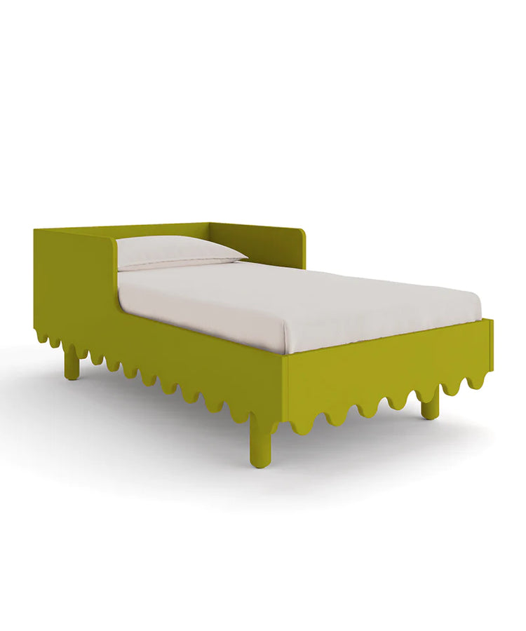 CAMA JUNIOR MOSS