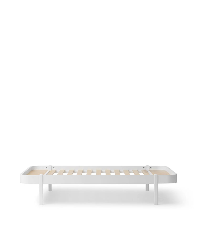 WOOD LOUNGER BED LARGE, WHITE