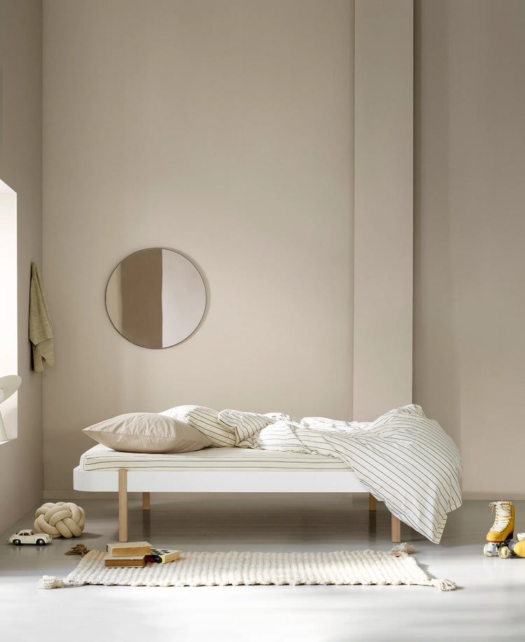 WOOD LOUNGER BED LARGE, WHITE/OAK