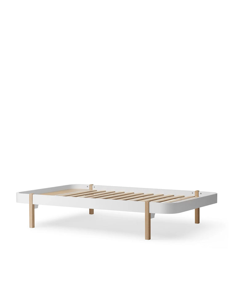 WOOD LOUNGER BED LARGE, WHITE/OAK